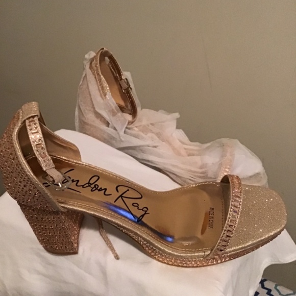 🔥London Rag, NWOT, size 9, 3 & 1/2 inch heels, see photos, beautiful gems - Picture 4 of 6